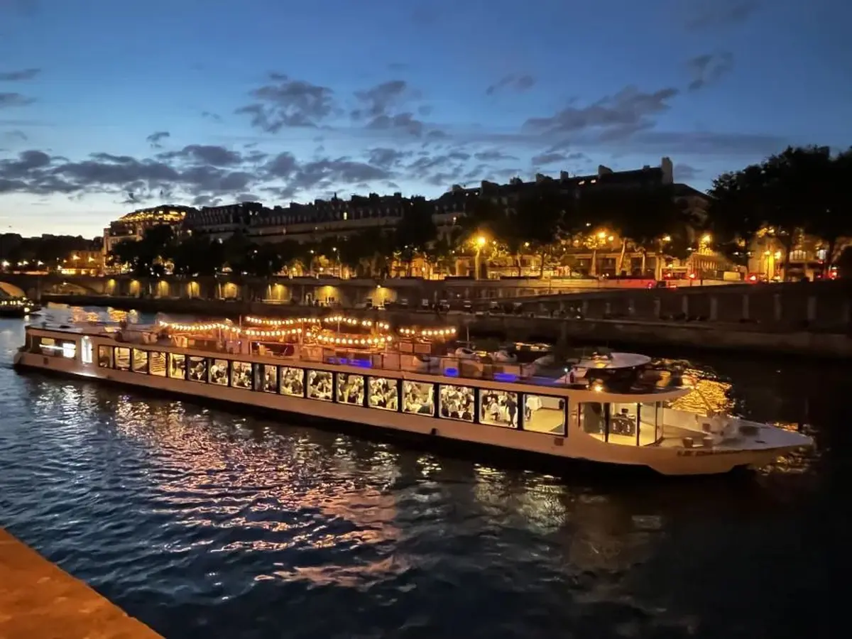 Dîner croisière sur la Seine spécial 14 juillet