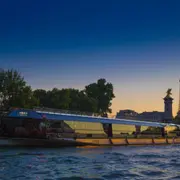Dîner croisière sur les Bateaux-Mouches à Paris