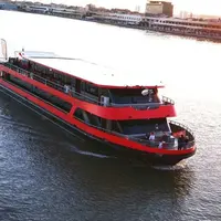 Dîner croisière à Bordeaux : soirée d'exception sur la Garonne DR