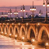 Dîner croisière à Bordeaux : soirée d'exception sur la Garonne DR