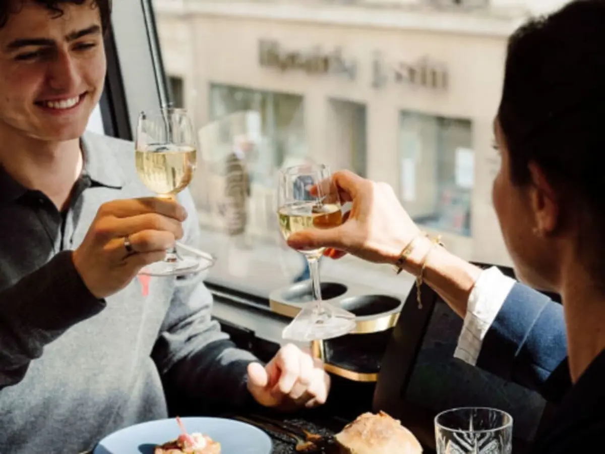Dîner Parisien à bord du Bus Toqué à Paris