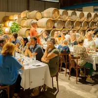 Dîner au pied des alambics de la Distillerie Lehmann à Obernai &copy; D. Levêque - ADT