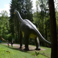 Les impressionnants dinosaures vous attendent au parc Dino Zoo &copy; Doubs Tourisme - Liz Millereau
