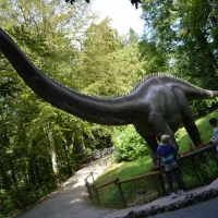 Le parc Dino Zoo vous présente des dinosaures grandeur nature&nbsp;! &copy; Doubs Tourisme - Liz Millereau