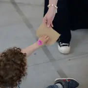 Dis, pourquoi ? · sœur de jour (2-4 ans)