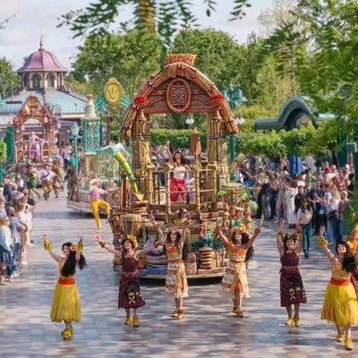 Découvrez la nouvelle parade Princesses Disney
