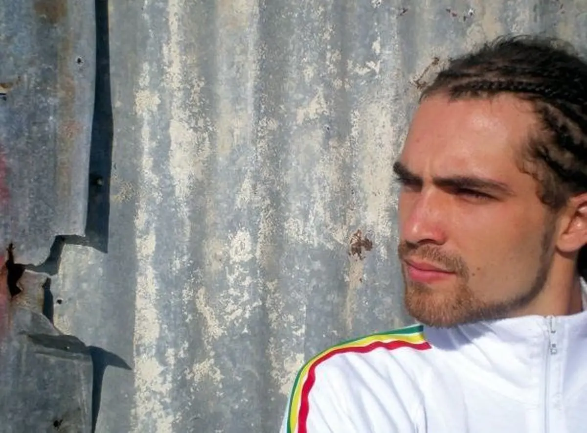 Djanta est allé en Jamaïque pour enregistrer une partie de son premier album