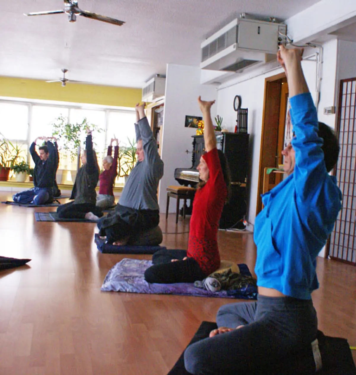 &Eacute;tirements et assouplissements composent une s&eacute;ance de Do-In
