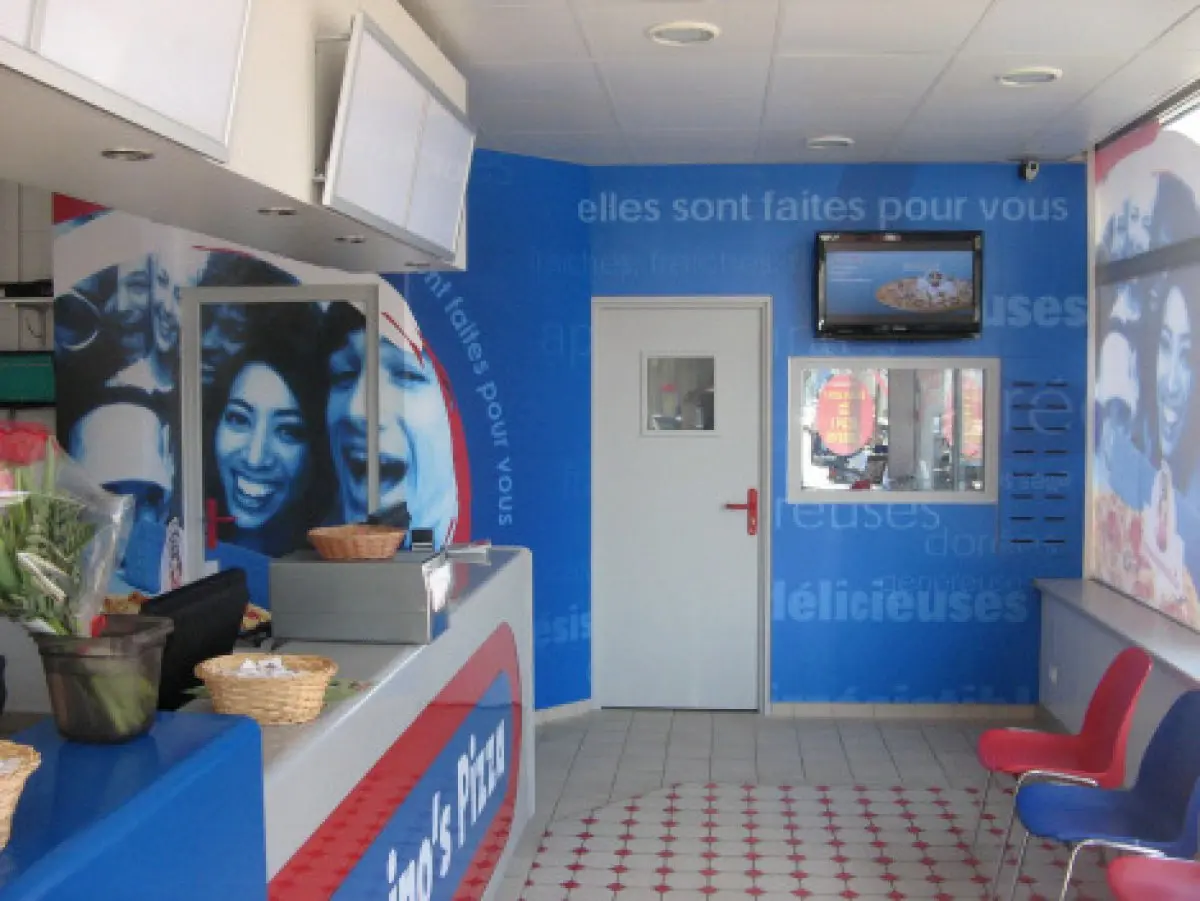 Les pizzerias Domino's Pizza vous permettent d'emporter au comptoir comme de se faire livrer