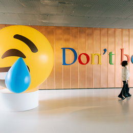 Dopamine : Une exposition sur l'économie de l'attention à découvrir au Cube Garges