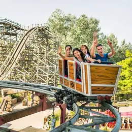Dormir dans un parc d'attractions fermé à Walibi Rhône-Alpes
