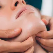 Drainage du visage Méthode Rénata Franca à Marseille (13)