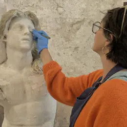 Restauration en public de l'œuvre Orphée par Marie Gouret