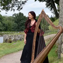 LAWENA de Brocéliande harpiste chanteuse