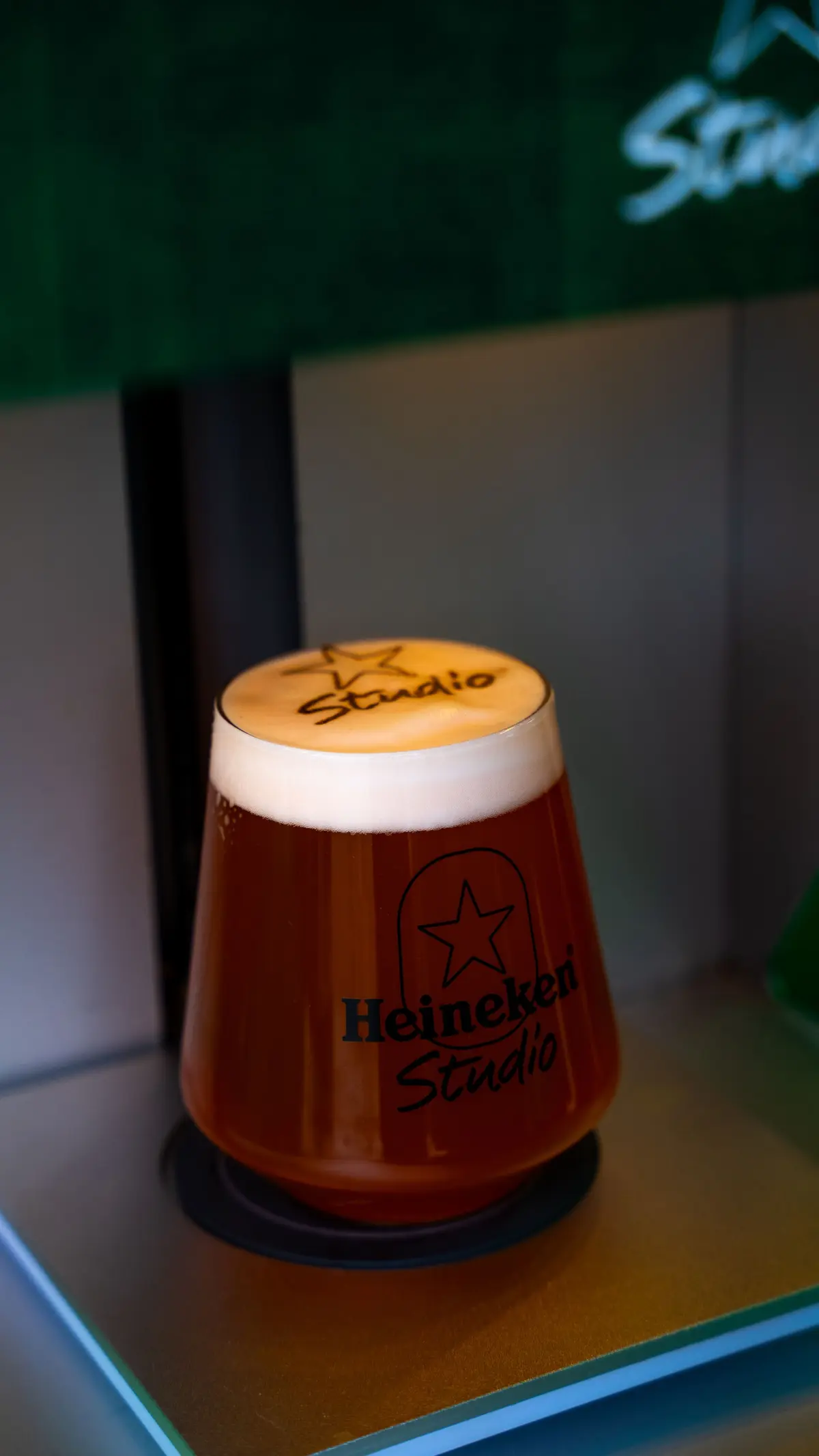 Marseille accueille le Heineken studio truck 