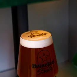 Marseille accueille le Heineken studio truck 