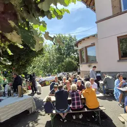 Braderie vide grenier de L auberge la Tete en L air