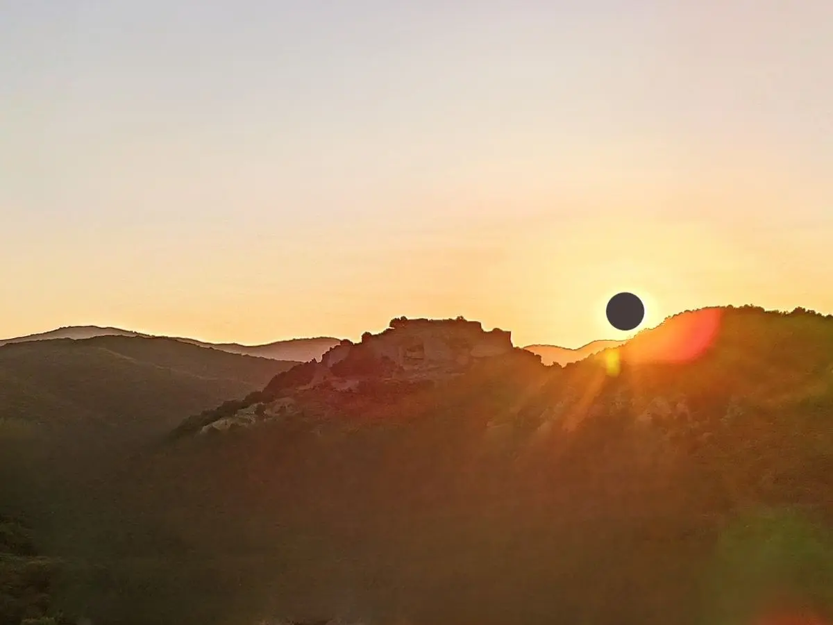 Eclipse Solaire Au Château De Termes