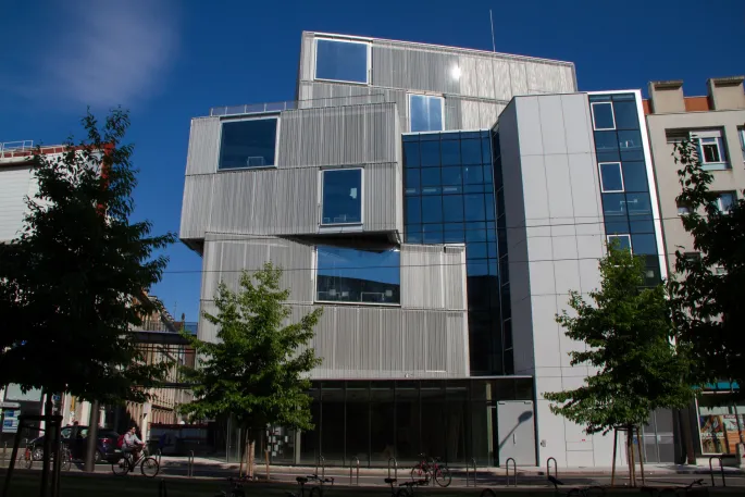 La façade de l'École nationale supérieure d'architecture