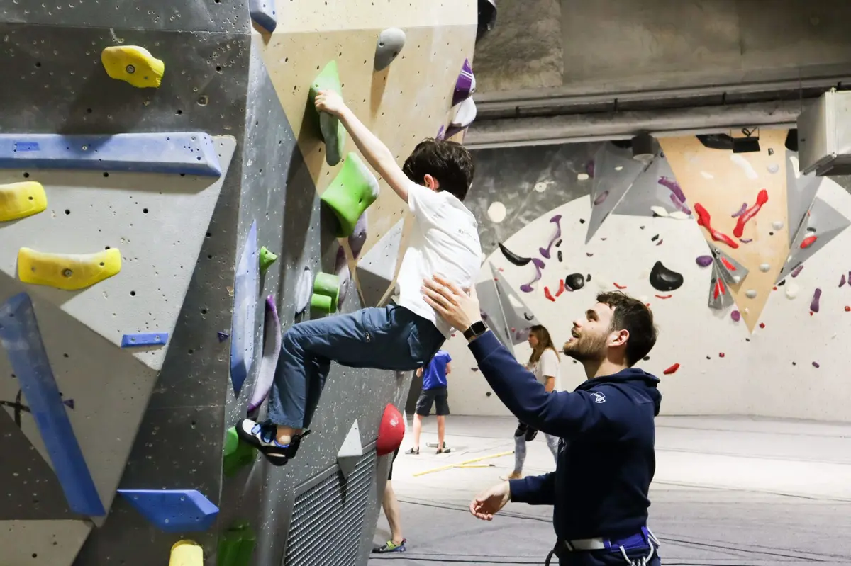 Les enfants, dès 3 ans, peuvent s'inscrire à l'école d'escalade