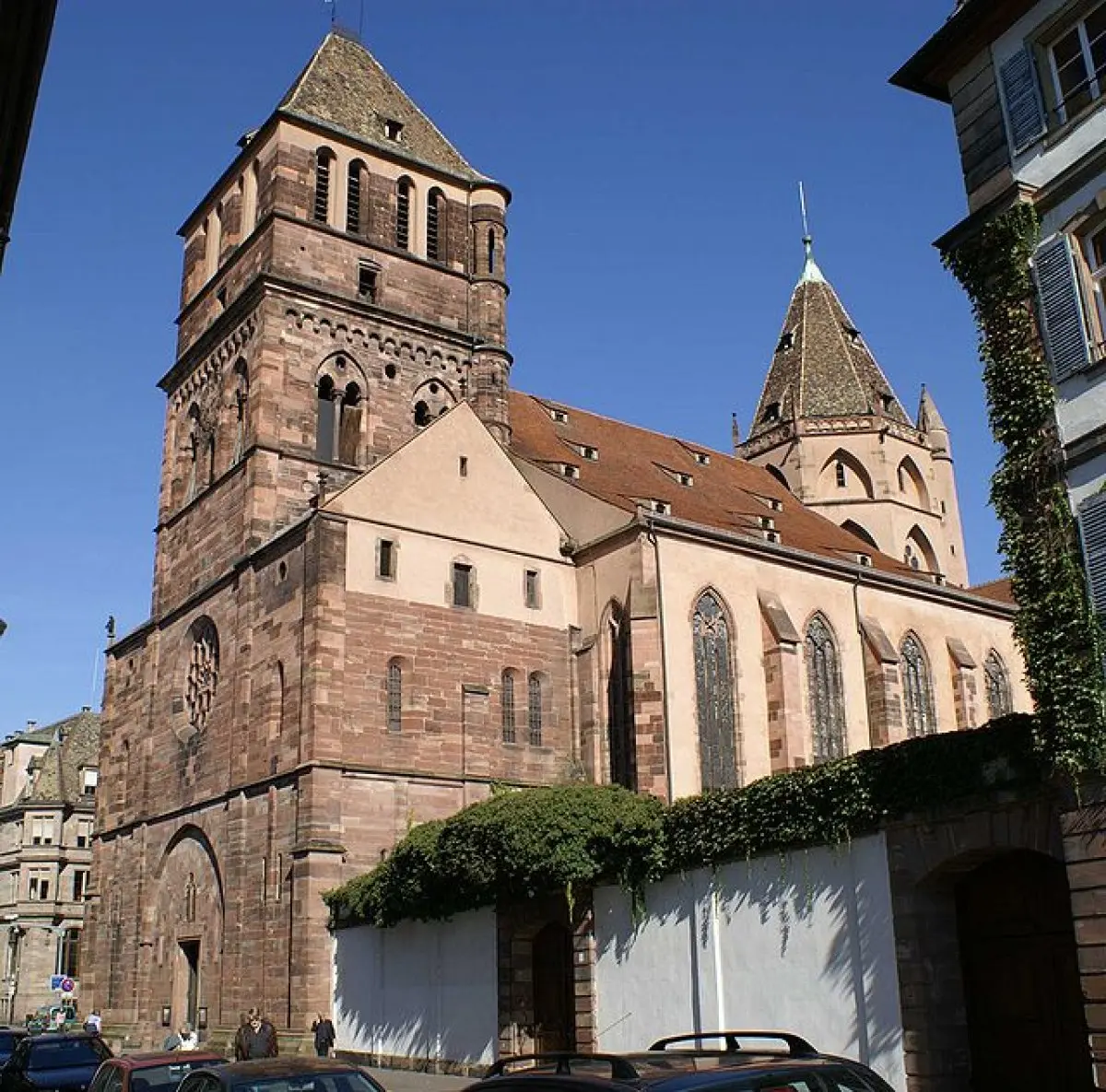 Avec sa forme d'église-halle, Saint Thomas est un édifice unique en Alsace