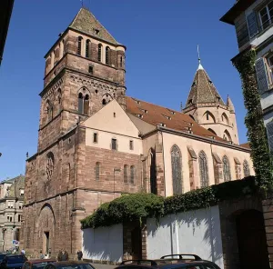 Avec sa forme d\'église-halle, Saint Thomas est un édifice unique en Alsace