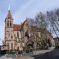 L'église Saint Pierre le Jeune dresse ses tours non loin de la place Broglie &copy; Robert Cutts