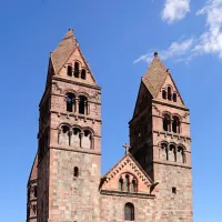 Eglise Sainte-Foy trone sur la Place du Marché Vert à Sélestat depuis le 11e siècle &copy; Copyleft : Wladyslaw via Wikimedia Commons
