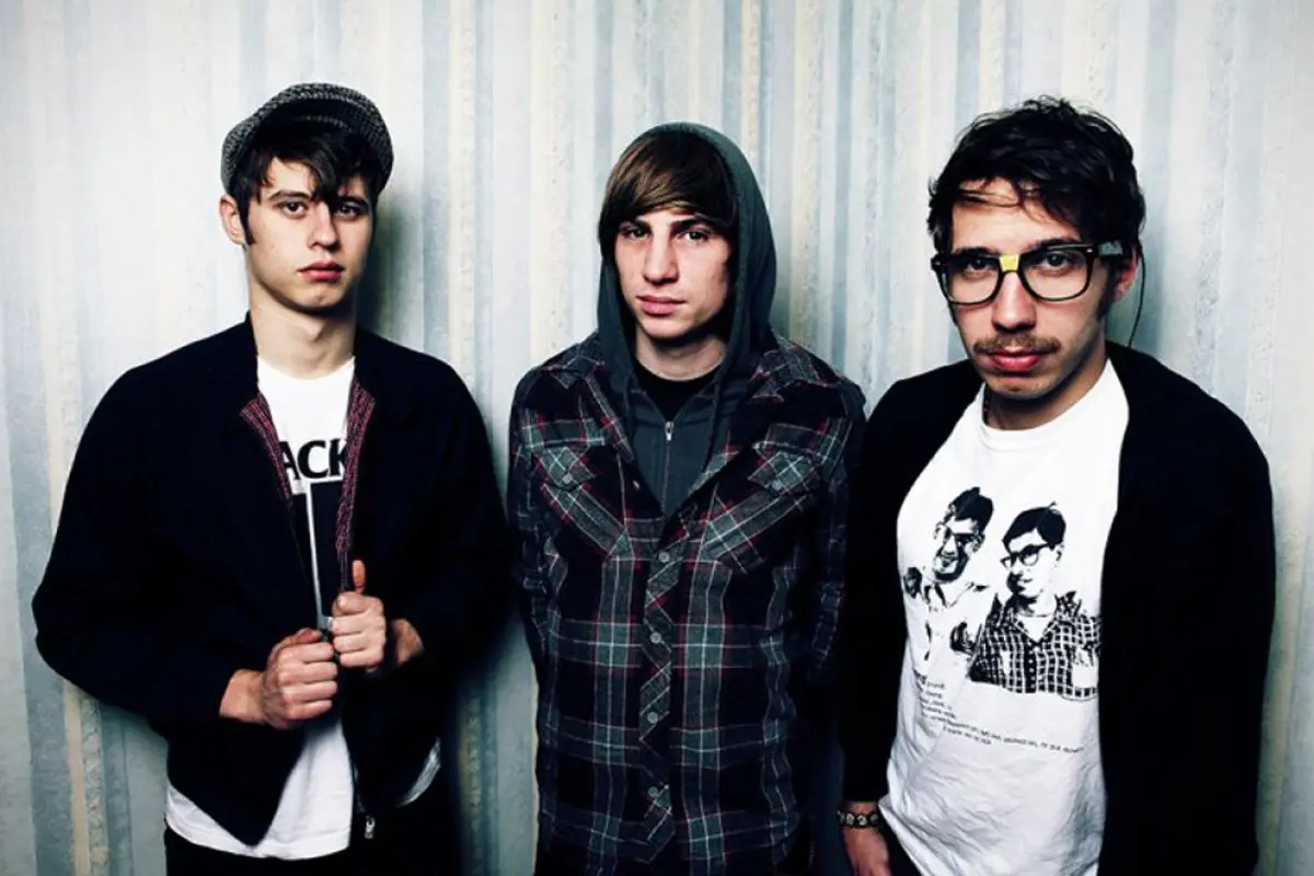 Electric Suicide Club est signé sur le label Deaf Rock Records