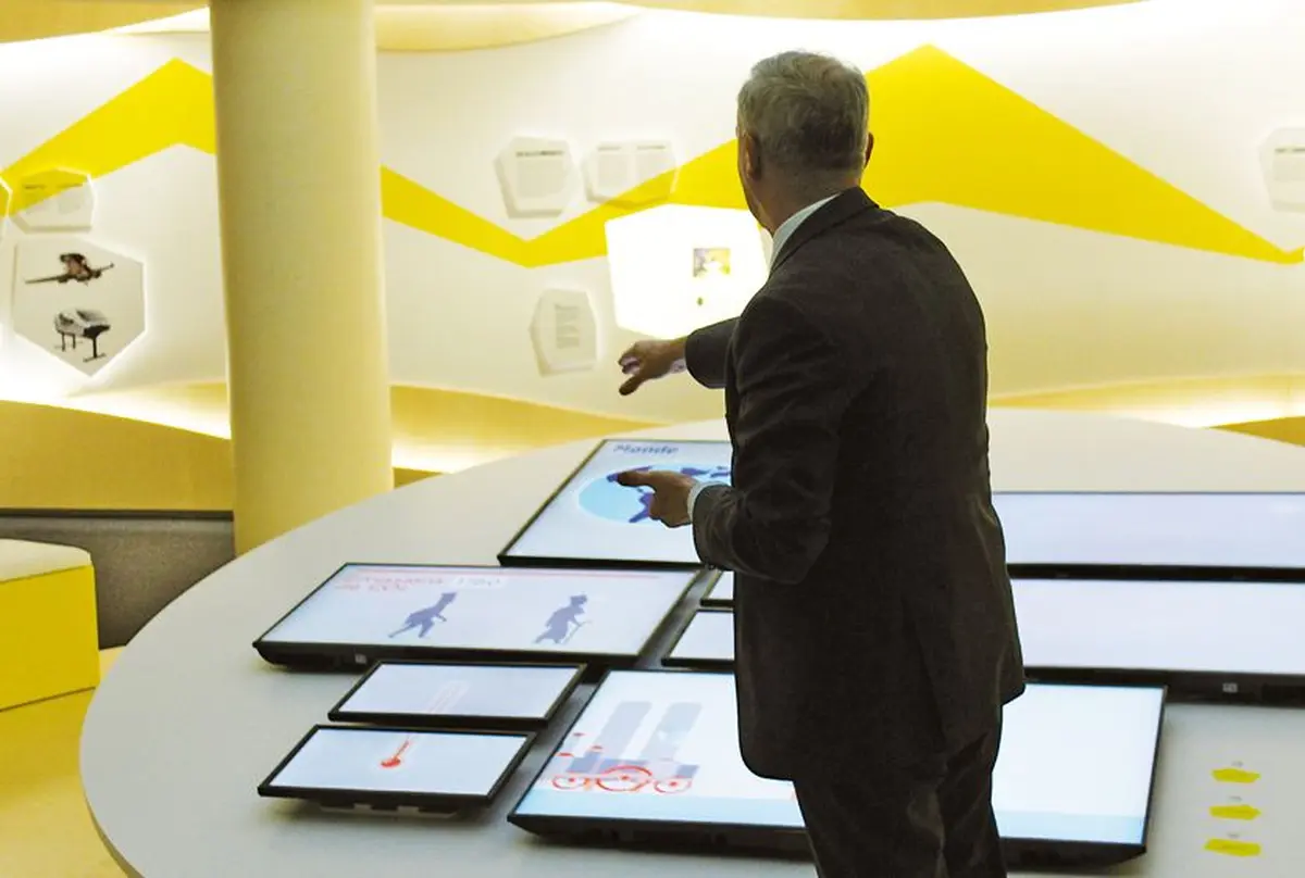 Claude Welty, directeur d'Electropolis, nous présente le nouvel espace du musée