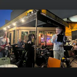 « En attendant Vincent » sur la place de la Convention