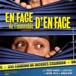 En face de l'immeuble d'en face