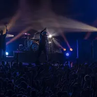 Simple Plan lors d'un concert au Radiant (69) en 2024 &copy; Par Babeuloulus — Travail personnel, CC BY-SA 4.0, https://commons.wikimedia.org/w/index.php?curid=155603075