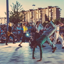 Épidémie de danse en espace public : Fièvre de la Cie Point Bart