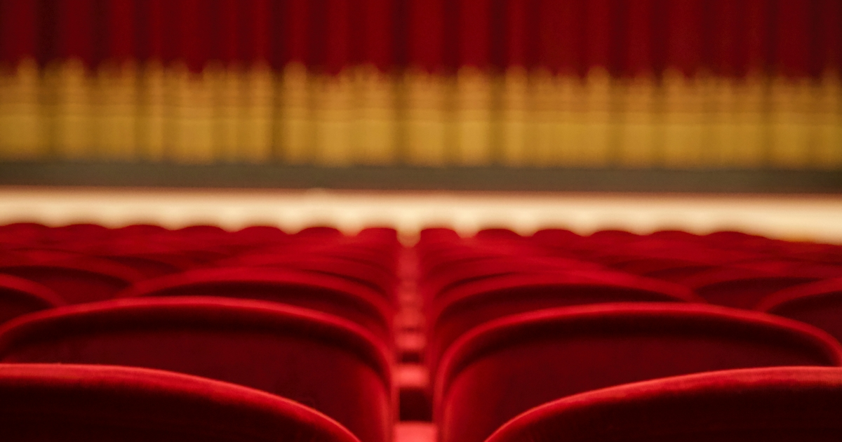 Epsiloon fête ses 5 ans au théâtre !