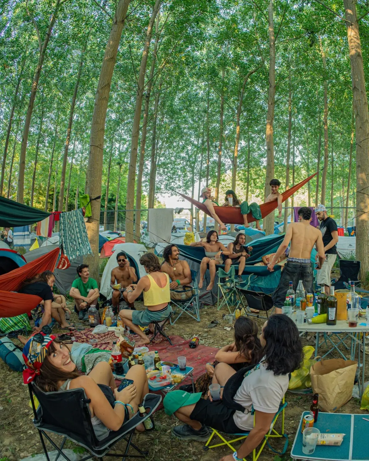 Un camping est installé à deux pas du festival pour prolonger l'expérience et la vivre au maximum! 