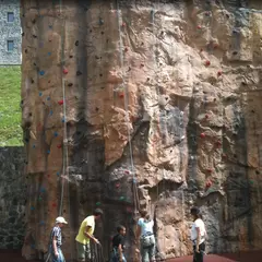 Escalade sur mur exterieur Gourette