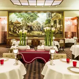 Escalier monumental, verrière, fresques… 7 restaurants au décor incroyable à Strasbourg
