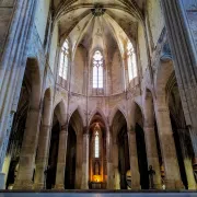 Escapade En Mini-Bus Avec Buscapade : L'Abbaye Cistercienne De Valmagne En Demi-Journée