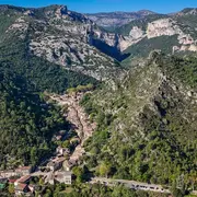 Escapade En Mini-Bus Avec Buscapade : L'Abbaye De Saint-Guilhem