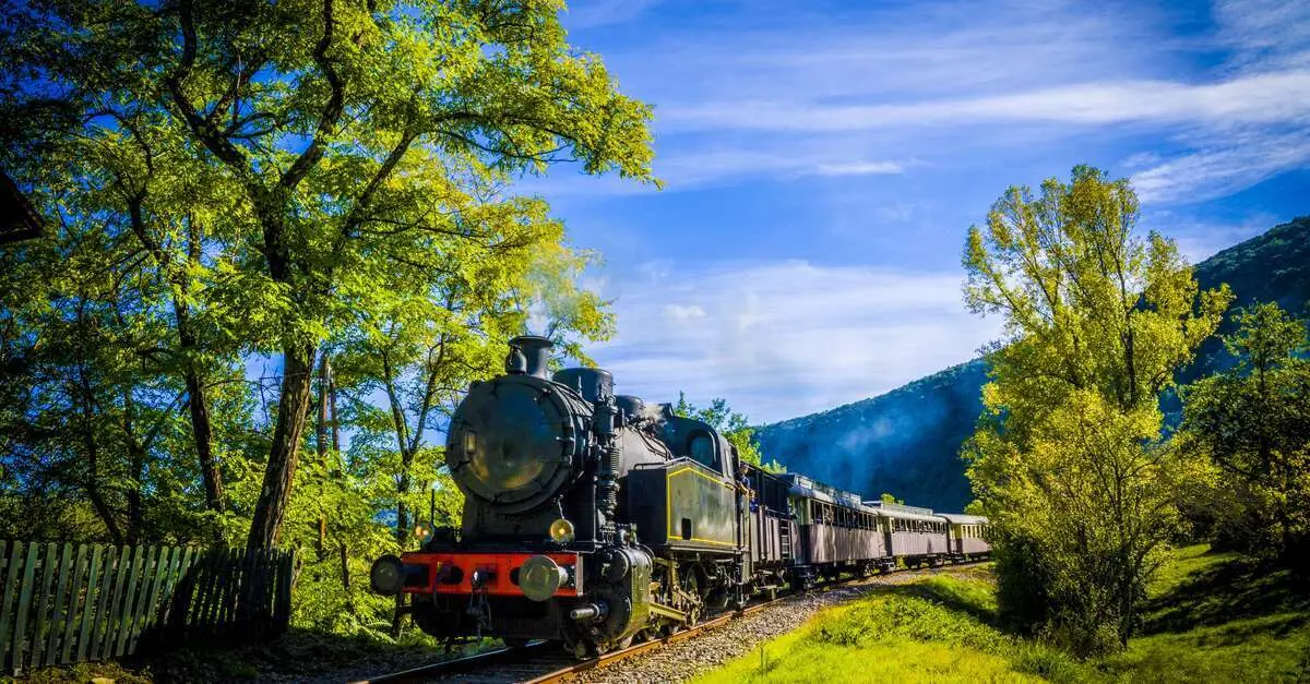 Escapade En Mini-Bus Avec Buscapade : Le Train à Vapeur D'Anduze En Journée