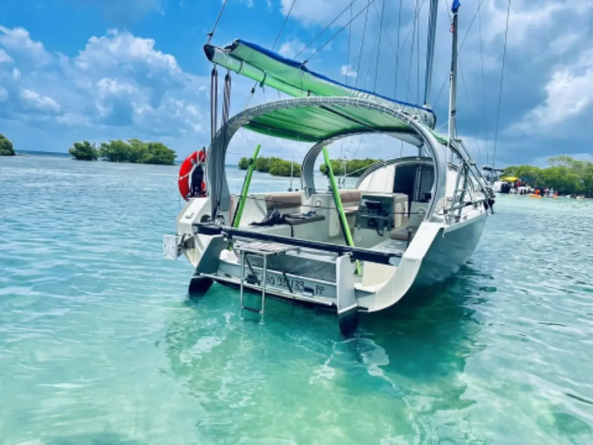 Escapade nautique en voilier dans le lagon en Guadeloupe