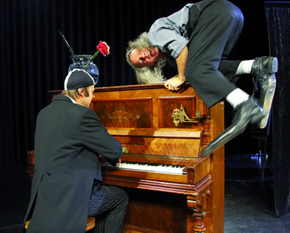 Gogol et Max, deux clowns virtuoses de la musique