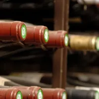 Les cavistes et marchands spécialisés possèdent un choix impressionant en vins et alcools &copy; PGM - fotolia.com