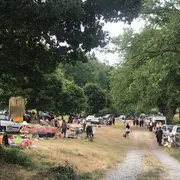 Etang de Chaux : Vide grenier au bord de l'eau