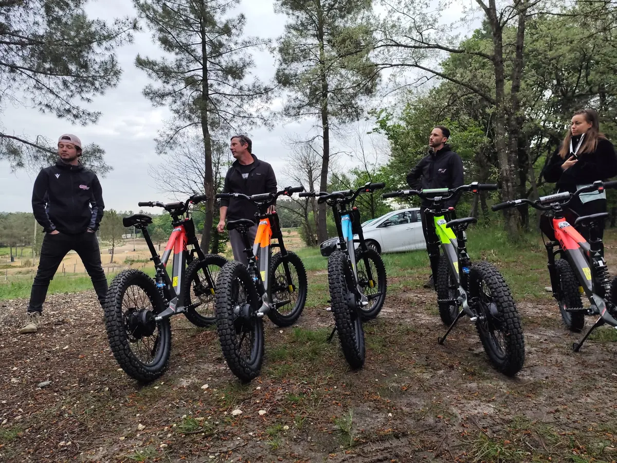 Été Actif : Draisienne électrique esplanade du chateau de St Aulaye