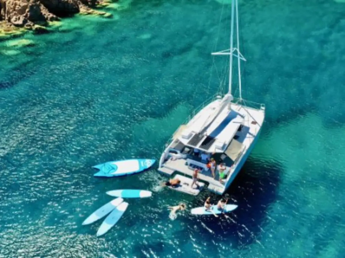 Excursion demi-journée en catamaran avec paddle depuis Marseille