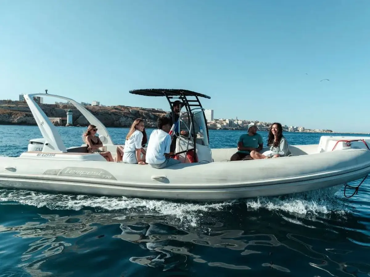 Visite guidée du Vieux-Port en bateau à Marseille (13)