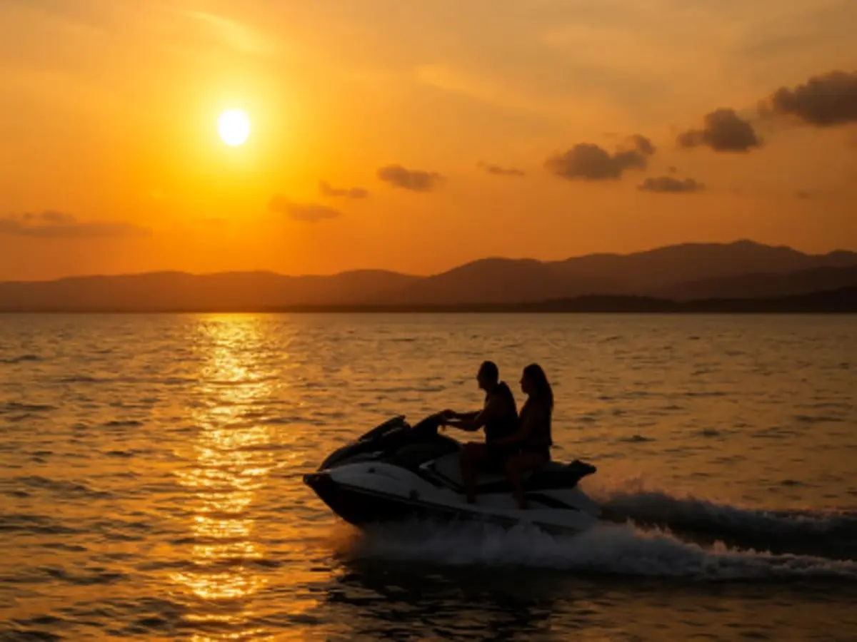 Excursion en jet-ski au coucher du soleil vers les îles de Lérin