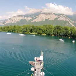 EXO 38 – Wam Park Grenoble : un wake park alpin face aux sommets